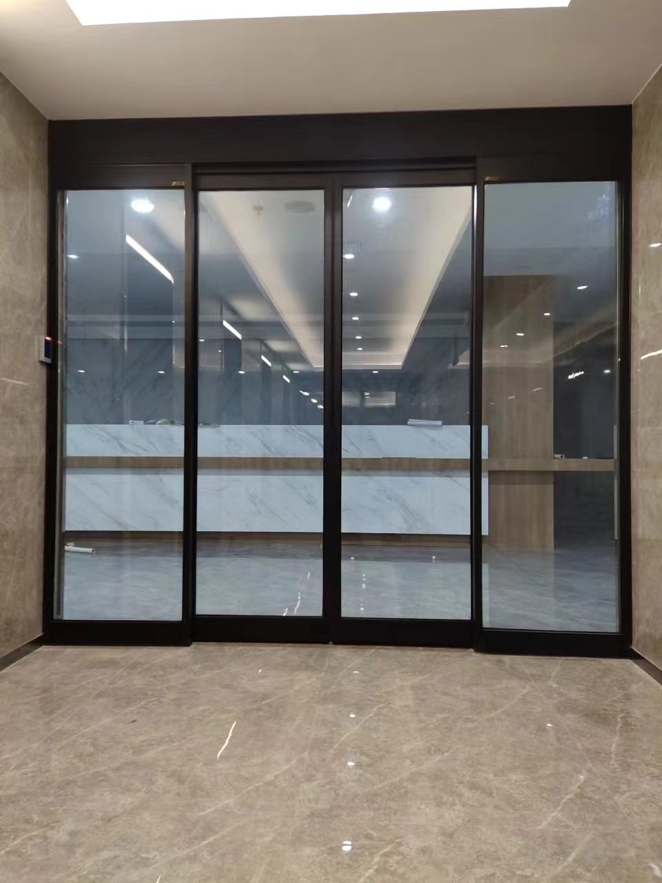 徐州市玻璃伸缩门