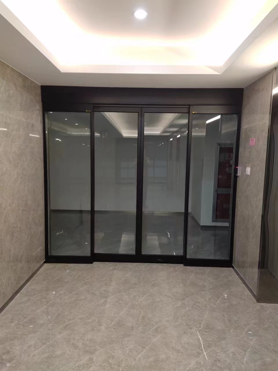 徐州市玻璃伸缩门